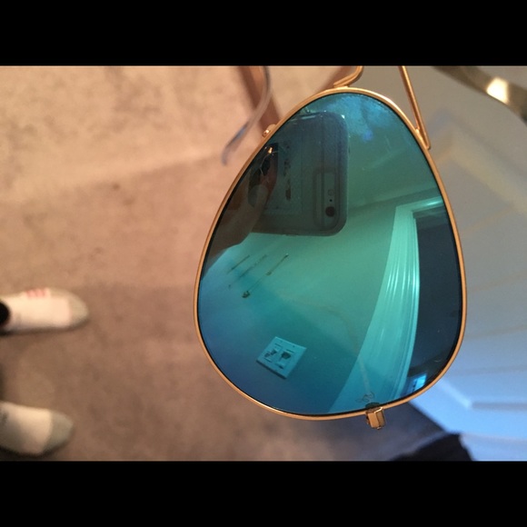 Polarized blue mirrored ray bans - Picture 5 of 6